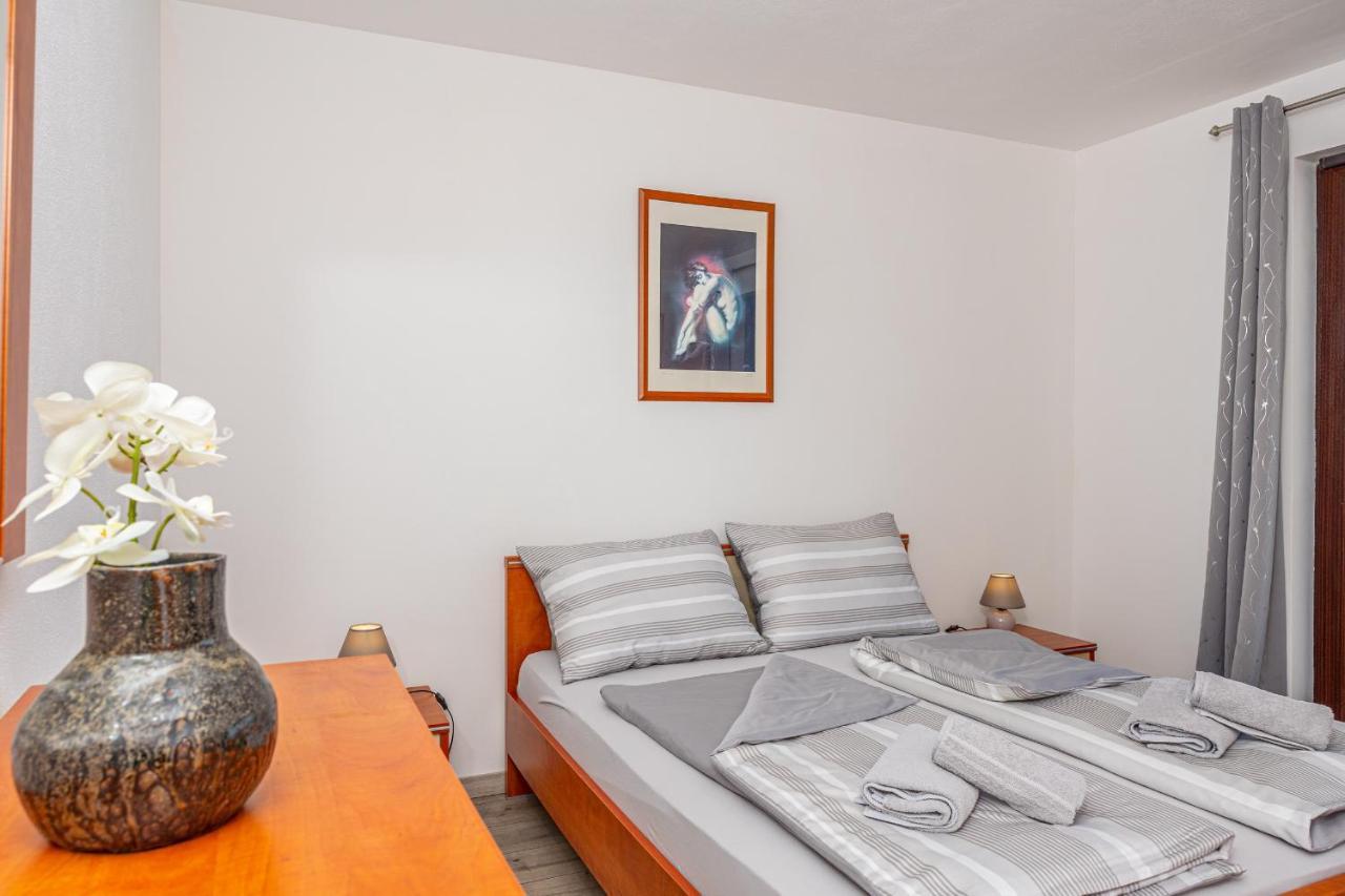 Apartments Lacic 2 Crikvenica Exterior foto